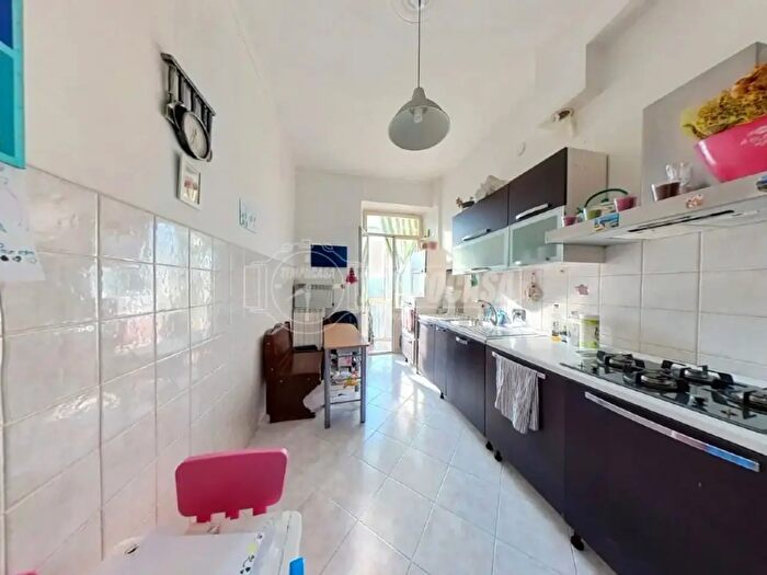 Appartamento trilocale in vendita in Via Verrès, Torino