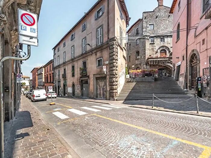 Appartamento quadrilocale in vendita in Via Saffi, Viterbo