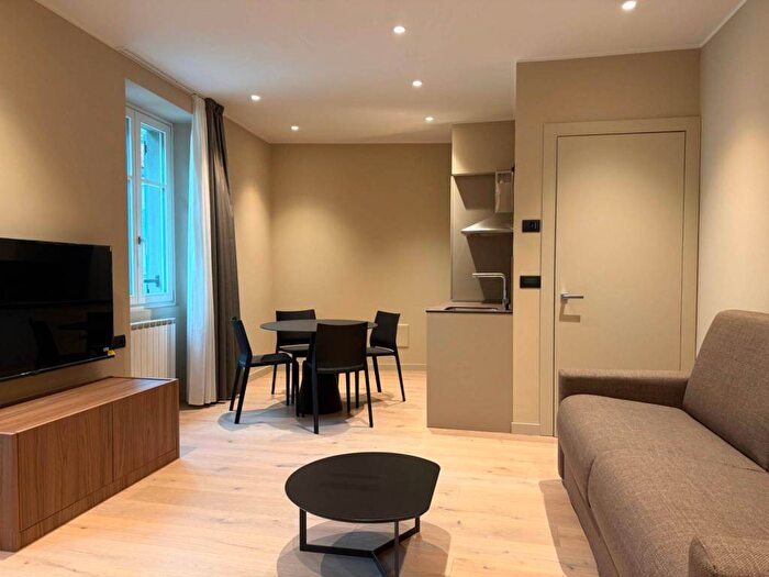 Appartamento bilocale in affitto in Via Santo Garovaglio, Valduce Crispi, Como