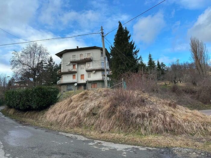 Appartamento quadrilocale in vendita in Via S Maria della Guardata, Camugnano