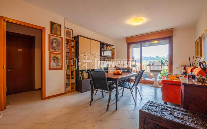 Appartamento trilocale in vendita in Via Marche, Senigallia