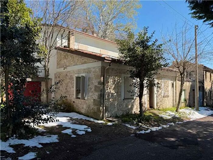 Casa trilocale in vendita in Via Montemaggio, San Leo