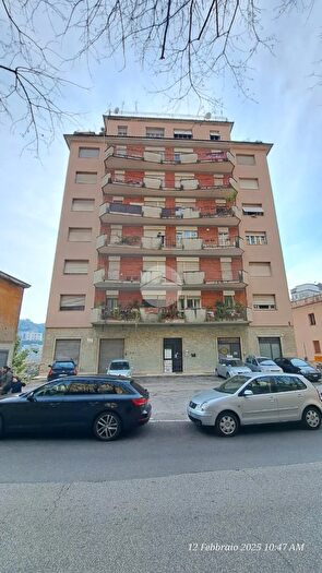 Appartamento quadrilocale in vendita in Via Fosse Ardeatine, Frosinone