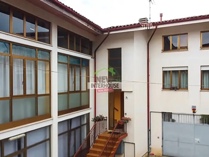 Appartamento con 8 locali in vendita in Via Paiani, Fanna