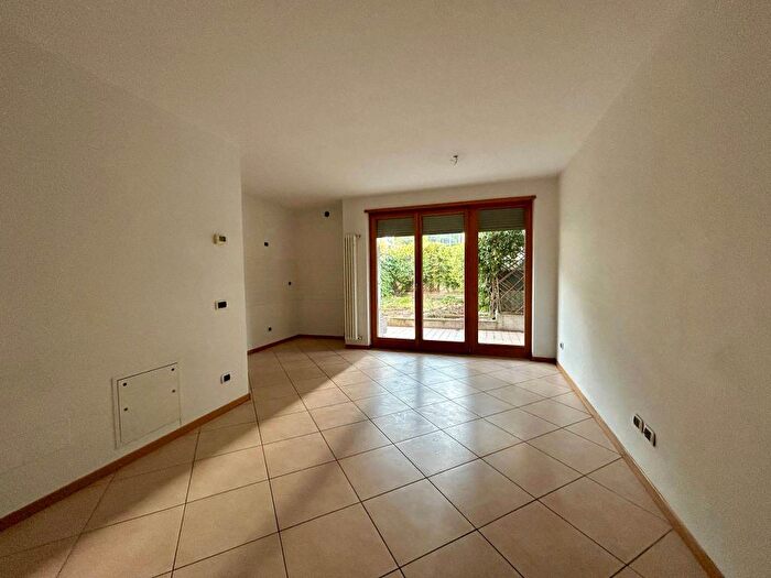 Appartamento trilocale in affitto in Via Santi Cosma e Damiano, Vela, Trento