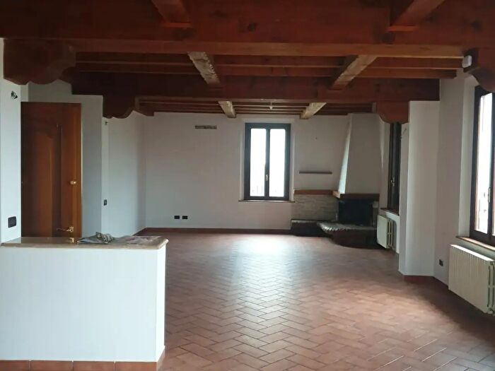 Appartamento quadrilocale in affitto in Via Provanone, Crevalcore