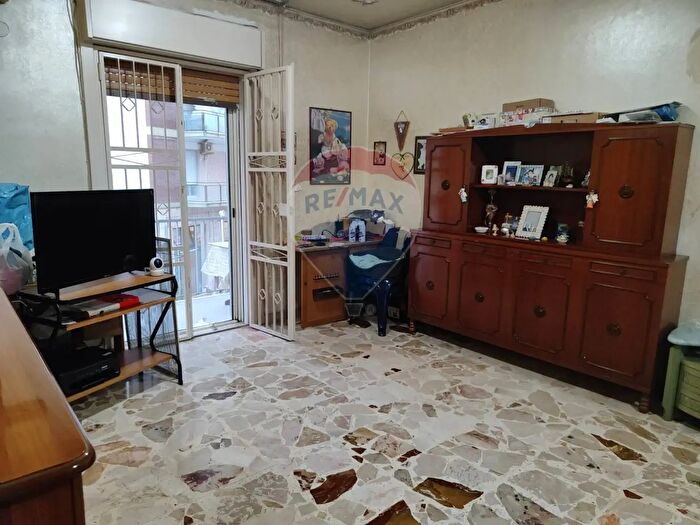 Appartamento con 6 locali in vendita in Via Padova, Siracusa