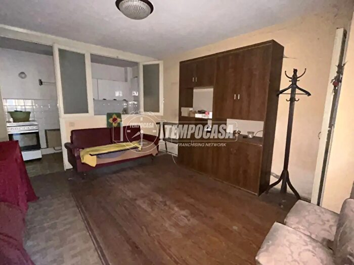 Appartamento con 9 locali in vendita in Via Santuario dOropa, Biella