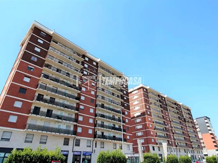 Appartamento quadrilocale in vendita in Strada del Portone, Torino