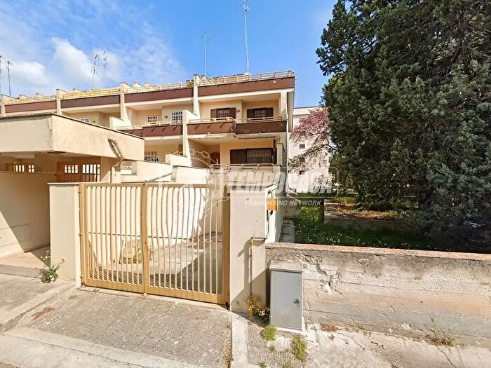 Casa con 5 locali in vendita in Via Ferruccio Parri, Gioia Del Colle