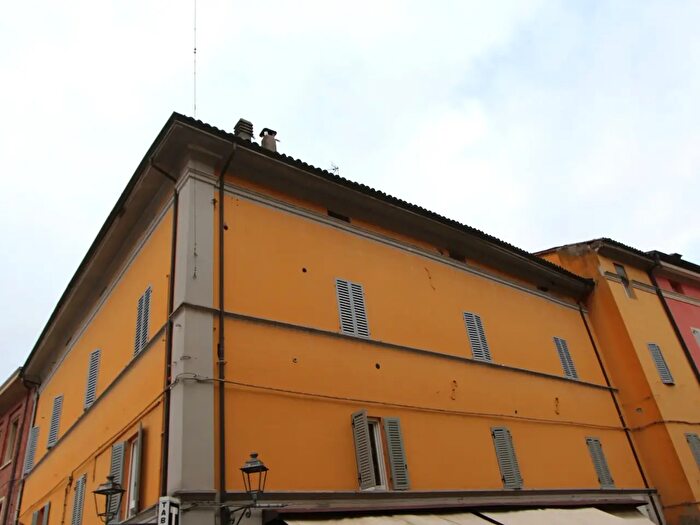 Appartamento quadrilocale in vendita in Piazza Giuseppe Garibaldi, Valsamoggia