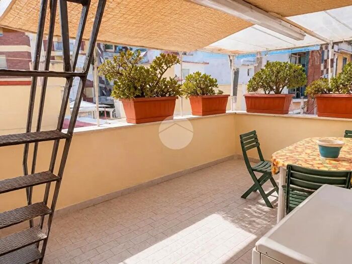 Appartamento trilocale in vendita in Via Indipendenza, Gaeta