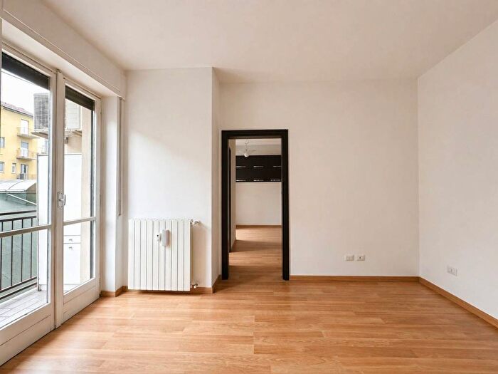 Appartamento bilocale in affitto in Via Volterra, Washington, Milano