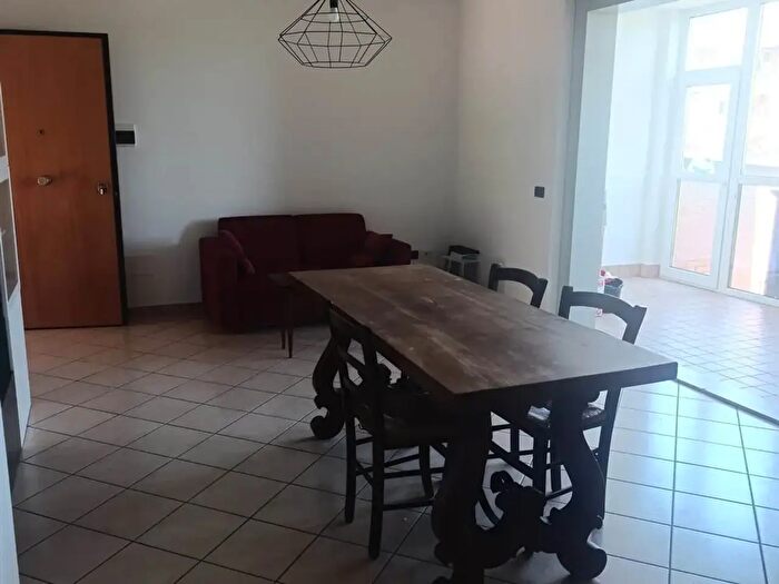 Appartamento con 6 locali in affitto in Martinsicuro