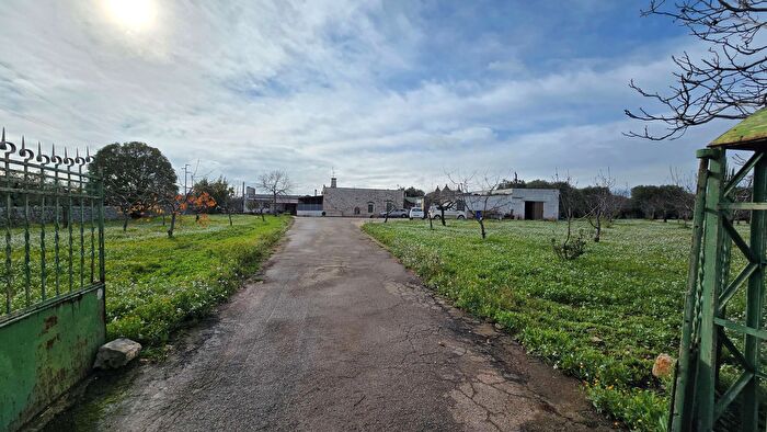 Casa con 18 locali in vendita in Conversano