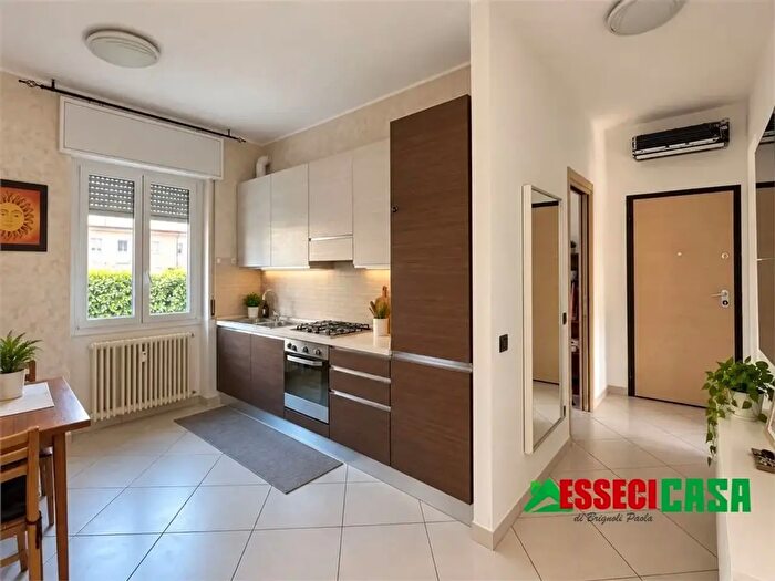 Appartamento trilocale in vendita in Via Cellini, Treviglio
