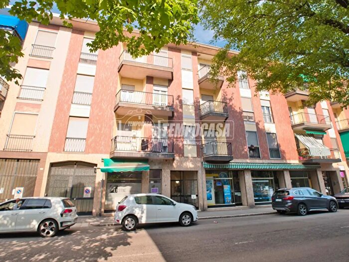 Appartamento trilocale in vendita in Viale Alessandro Volta, Novara