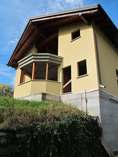 Casa con 14 locali in vendita in Chiuro