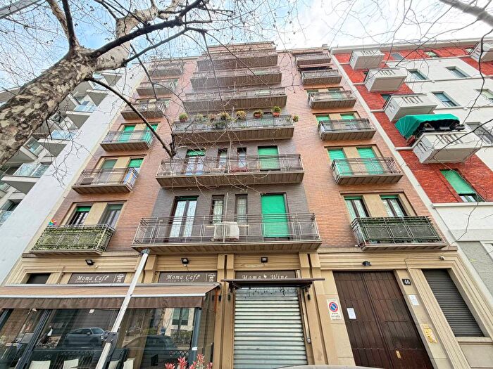 Appartamento trilocale in affitto in Via Valtellina, Farini, Milano