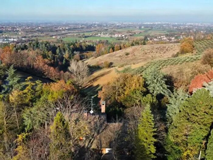 Casa con 6 locali in vendita in Via Pareto, Albinea