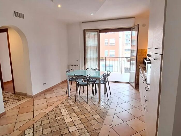 Appartamento quadrilocale in vendita in Piazza Gaspare Ambrosini, Roma