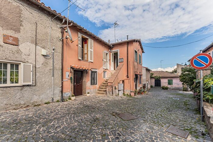 Appartamento quadrilocale in vendita in Via dei Tinelli, Canale Monterano