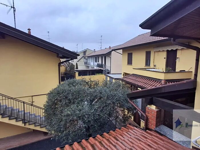 Appartamento trilocale in vendita in Via Fredda, Turbigo
