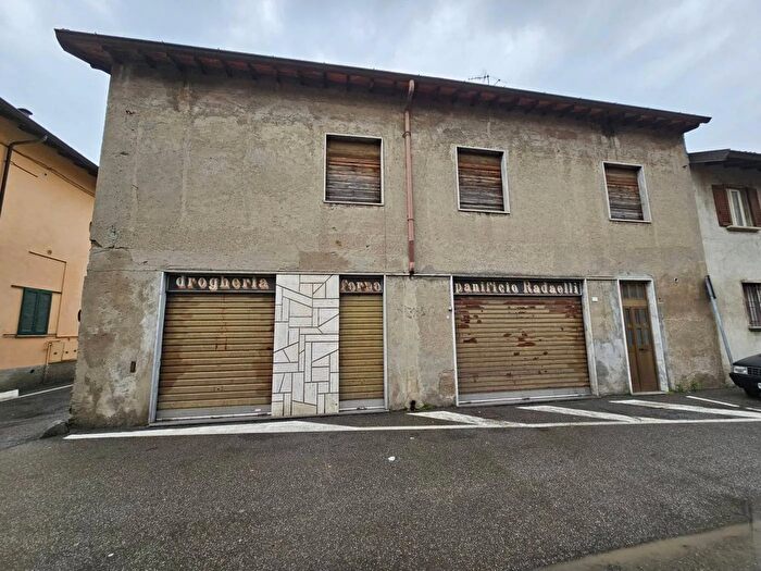 Casa con 7 locali in vendita in Via Alessandro Manzoni, Pozzuolo Martesana