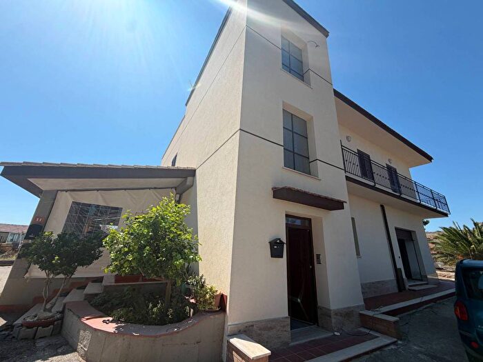 Casa quadrilocale in affitto in Via Serra Difesa, Centro, Caltanissetta