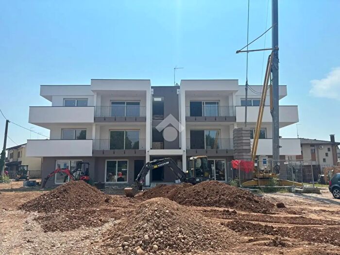Appartamento quadrilocale in vendita in Via delle Alpi, Istrana