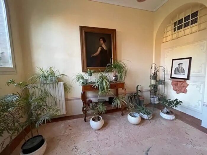 Casa con 6 locali in vendita in Via Crema, Modena