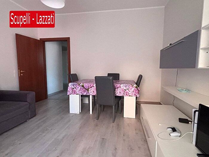 Appartamento trilocale in affitto in Via Lorenzo Angelini, Centro Storico, Voghera