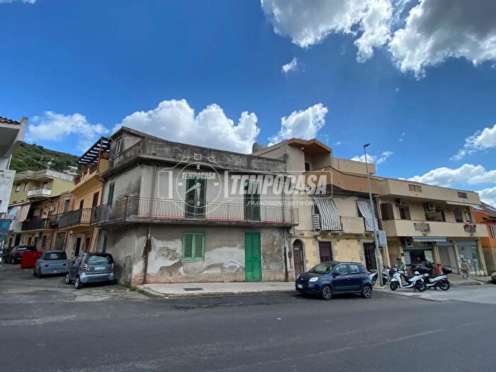 Appartamento bilocale in vendita in Via Comunale Camaro, Messina