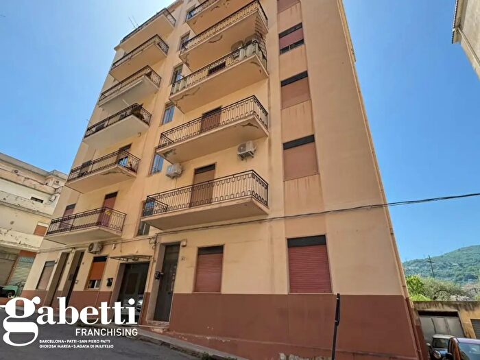 Appartamento quadrilocale in vendita in Via a De Gasperi, Patti