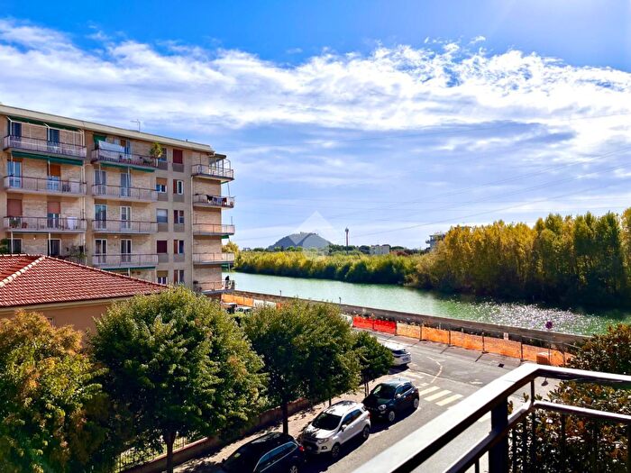 Appartamento quadrilocale in vendita in Via degli Orti, Albenga