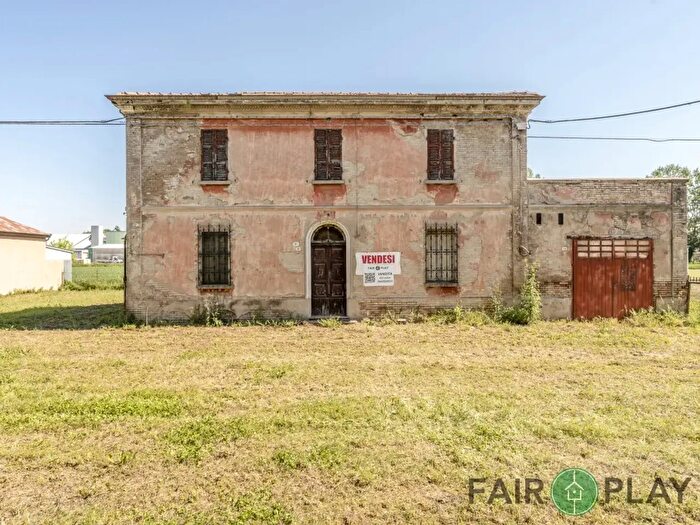 Casa con 6 locali in vendita in Via del Sale, Ravenna