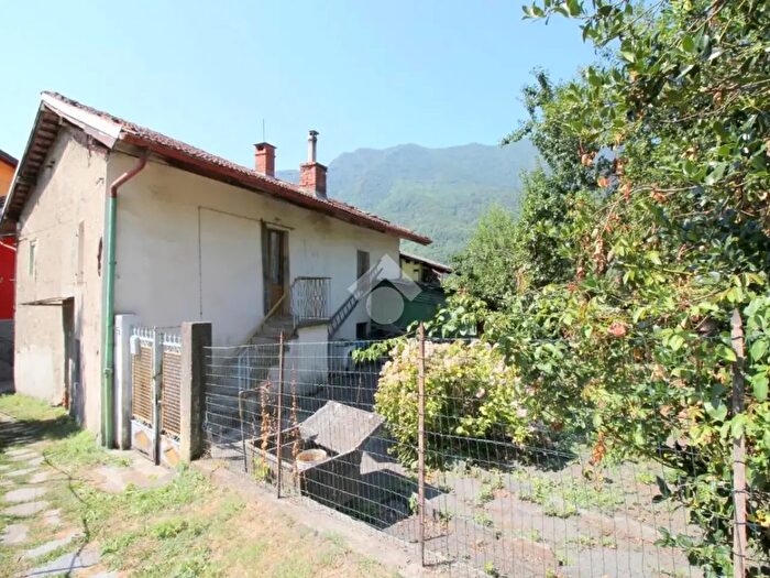 Casa trilocale in vendita in Vicolo della Piazza, Pinasca