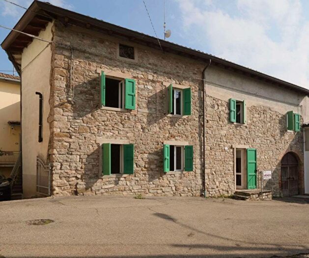 Casa con 5 locali in vendita in Roncovetro, Canossa