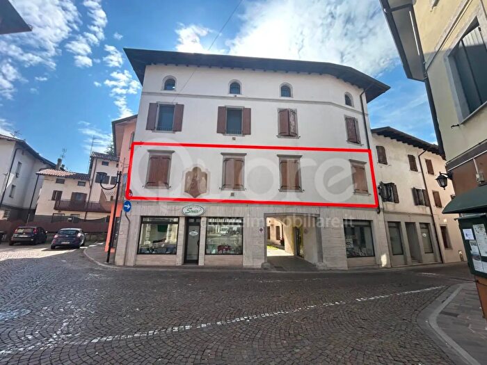 Appartamento con 5 locali in vendita in Via I Maggio, Tarcento