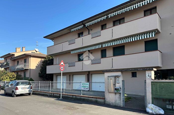 Appartamento trilocale in vendita in Via Leonardo da Vinci, Crespiatica