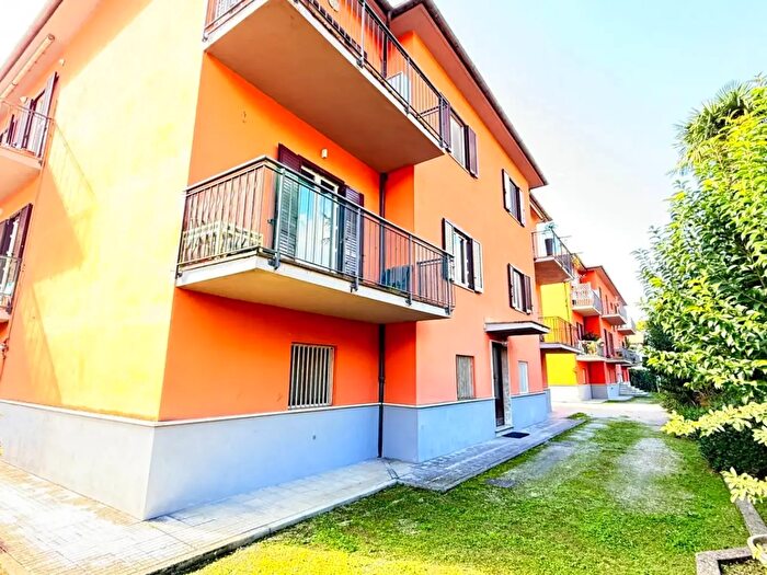 Appartamento con 6 locali in vendita in Via Petrella Salto, Rieti
