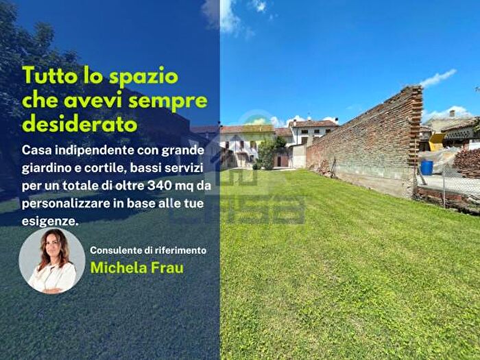 Casa con 6 locali in vendita in Via Cavour, Pomponesco