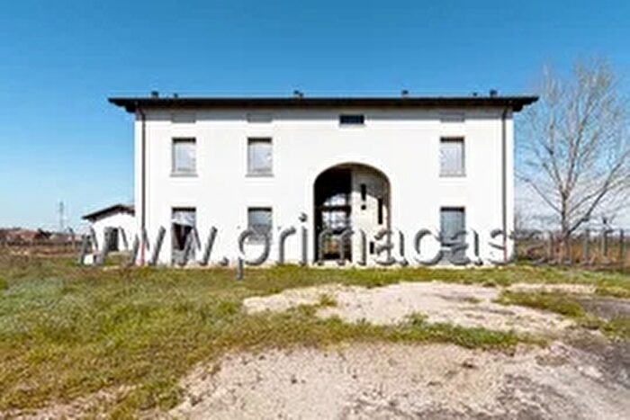 Casa con 7 locali in vendita in Via Don Pasquino Borghi, Correggio