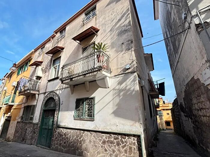 Casa quadrilocale in vendita in Via Privati, Castellammare Di Stabia