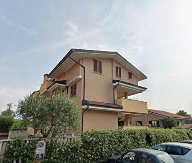 Appartamento trilocale in affitto in Via Giugno, Centro, Caronno Pertusella