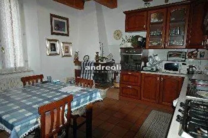 Appartamento trilocale in vendita in Cupramontana