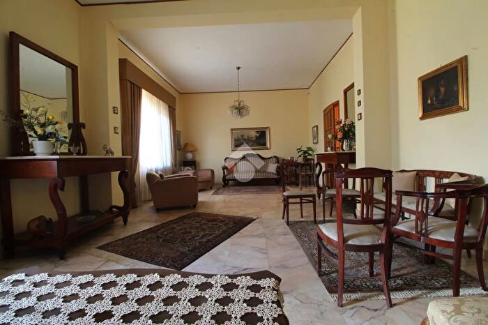 Casa con 6 locali in vendita in Via Santa Rita, Montalto Uffugo