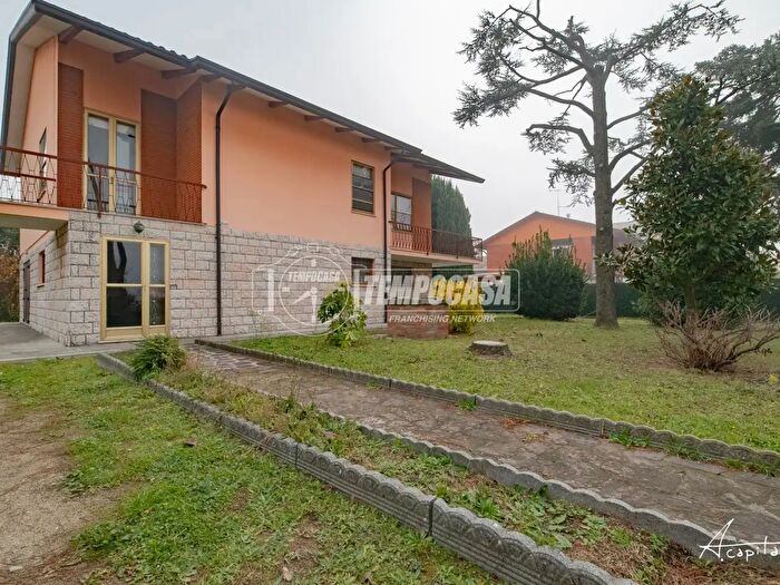 Casa con 6 locali in vendita in Via Ravennate, Cesena