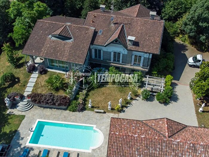 Casa con 6 locali in vendita in Via Ponte Castano, Castano Primo