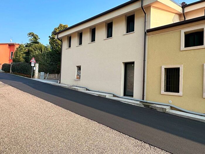 Appartamento bilocale in affitto in Via Giuseppe Garibaldi, Centro, Colognola Ai Colli